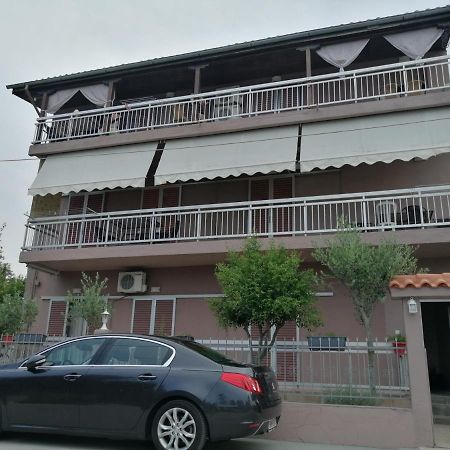 Ο Ακλόνητος Aparthotel Nea Mesagkala Luaran gambar