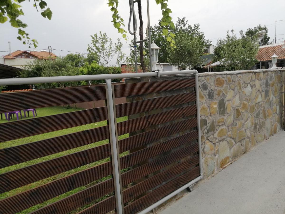 Ο Ακλόνητος Aparthotel Nea Mesagkala Luaran gambar