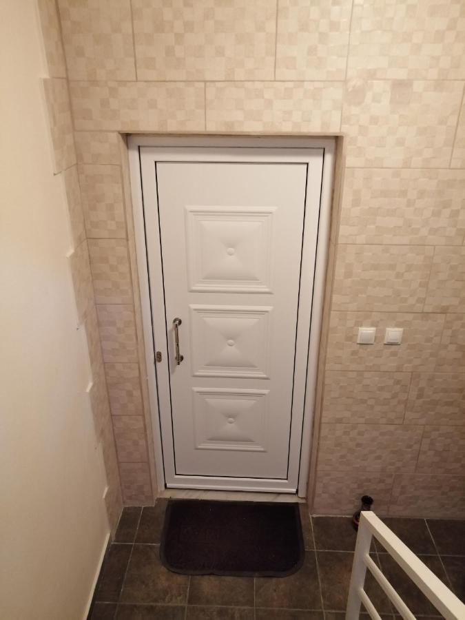 Ο Ακλόνητος Aparthotel Nea Mesagkala Luaran gambar